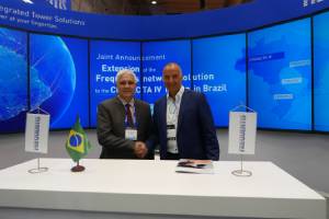 General Sérgio Bastos, Director-General of DECEA, und Norbert Haslacher, CEO Frequentis