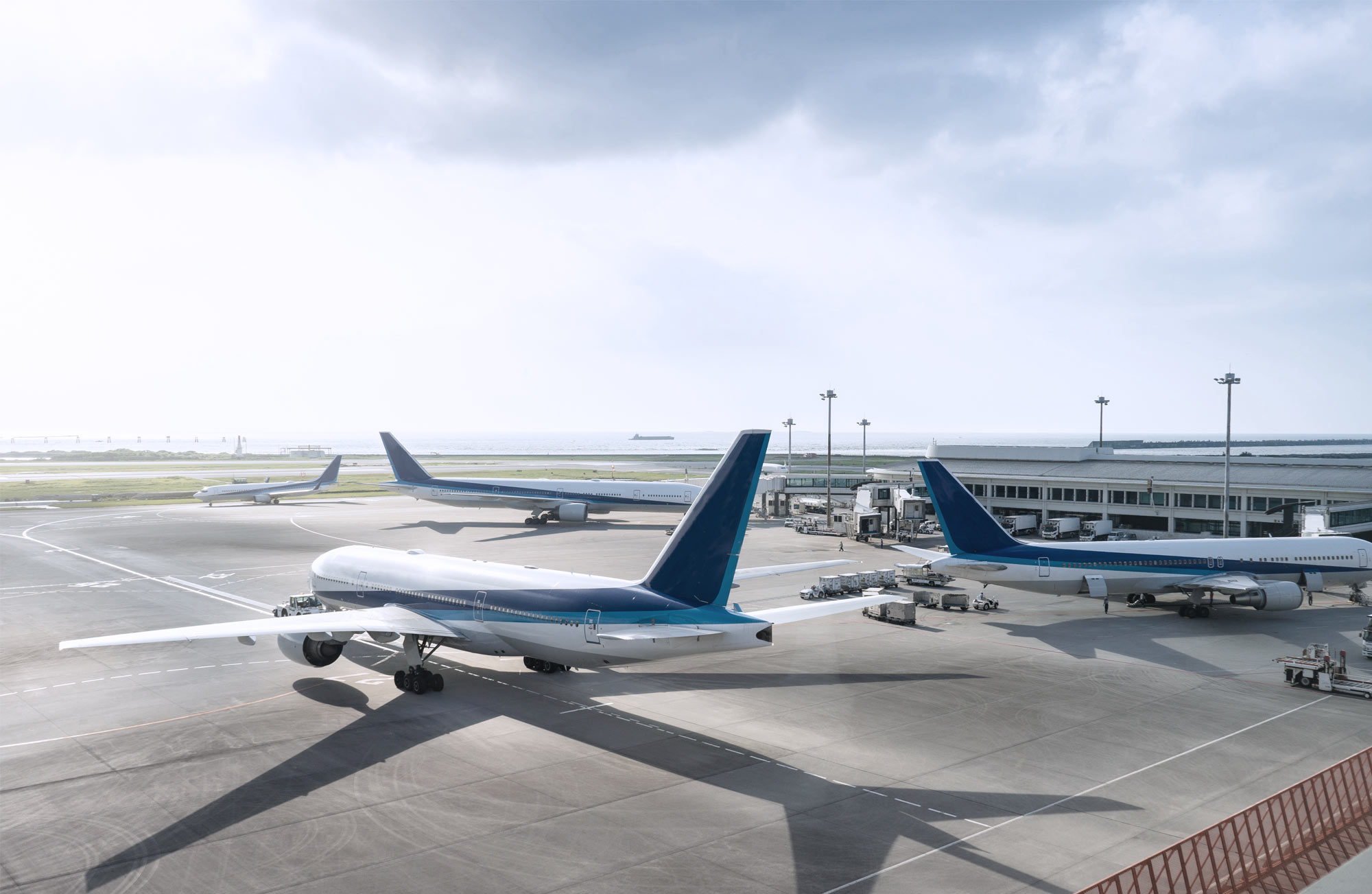 Airport airside monitor header picture