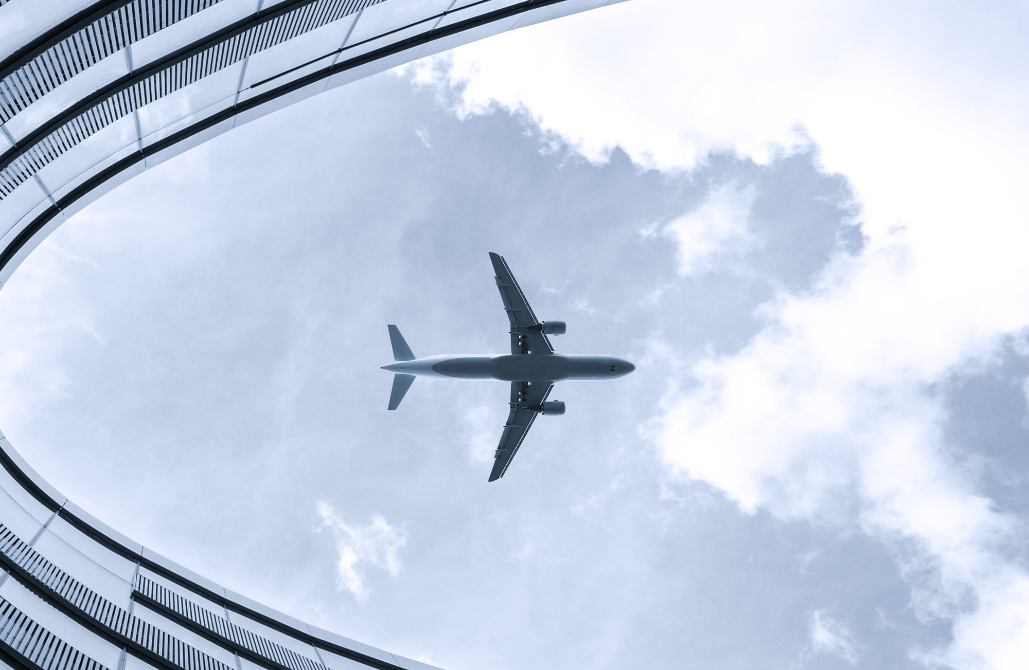 O4D Trajectory Prediction, picture showing an airplane from below