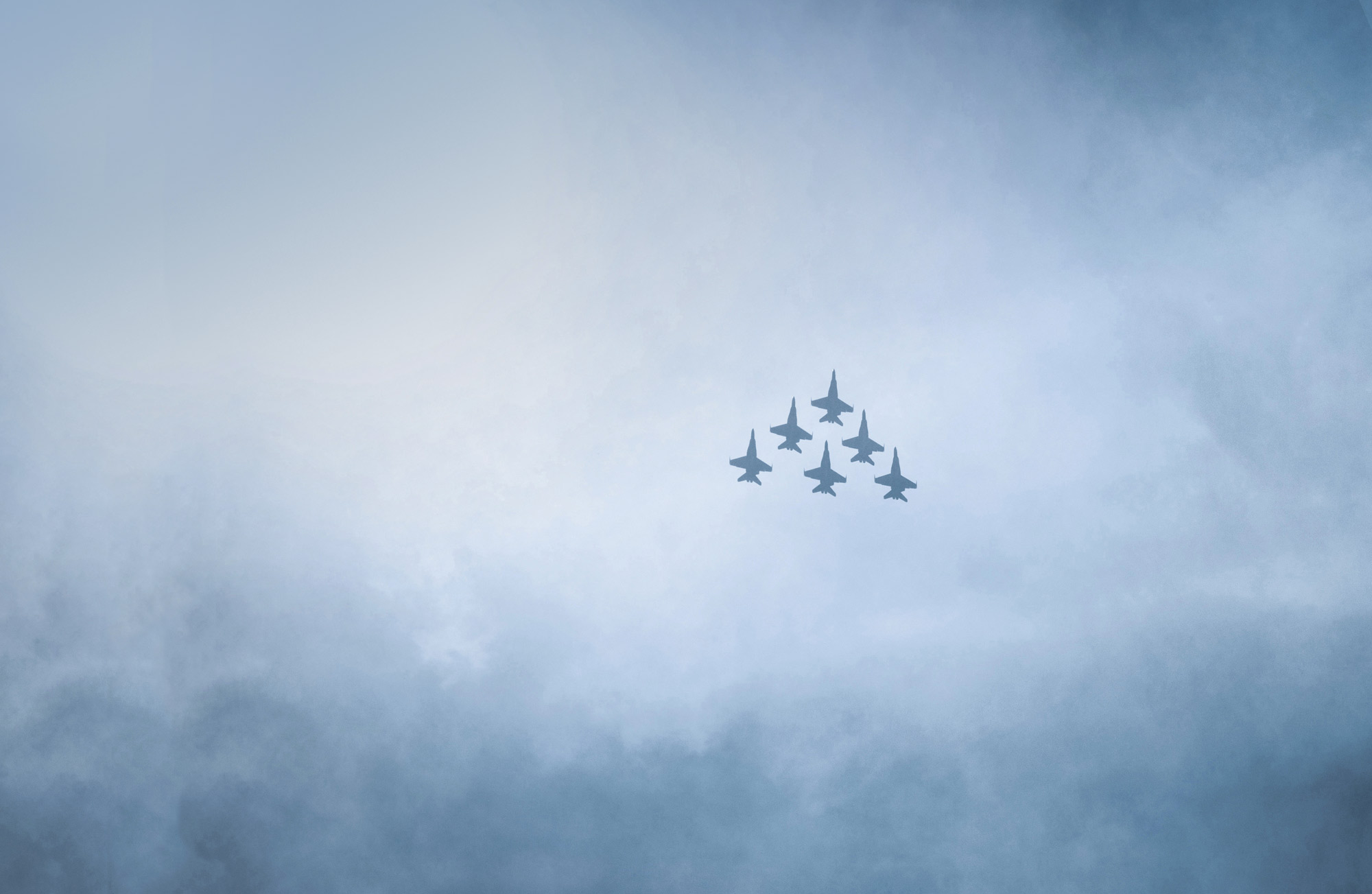 defence header picture, showing the sky with 6 planes