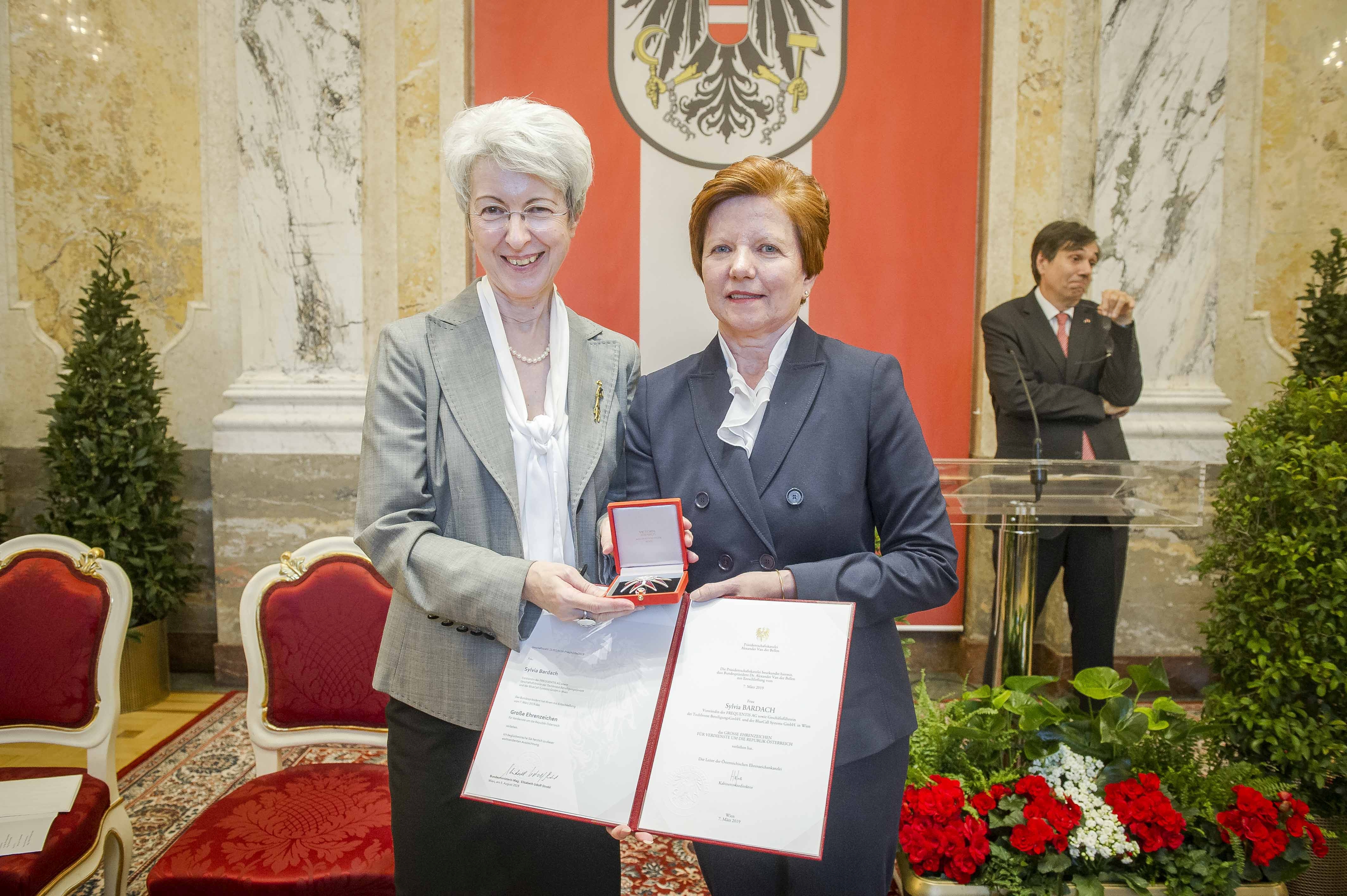 Elisabeth Udolf-Strobl, Sylvia Bardach