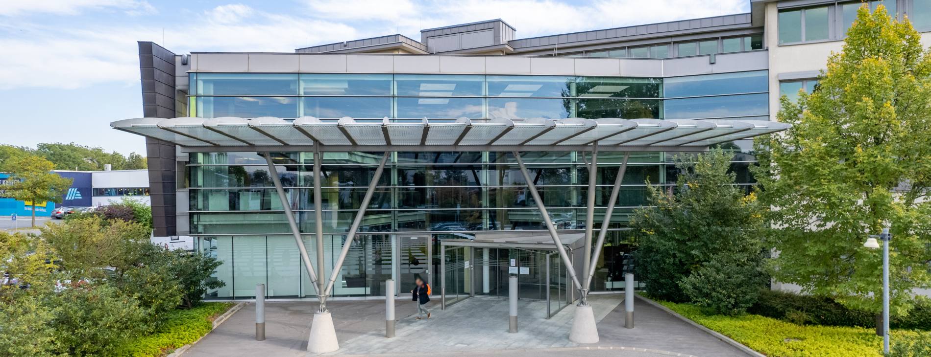 Image showing the entrance to the Frequentis Headquarters building in Vienna